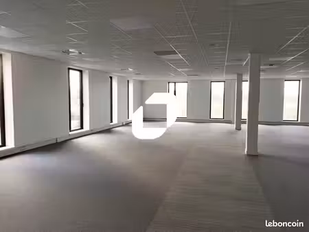 bureaux 1 033 m²