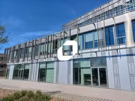 bureau 1 032 m²
