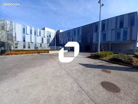 bureau 396 m²