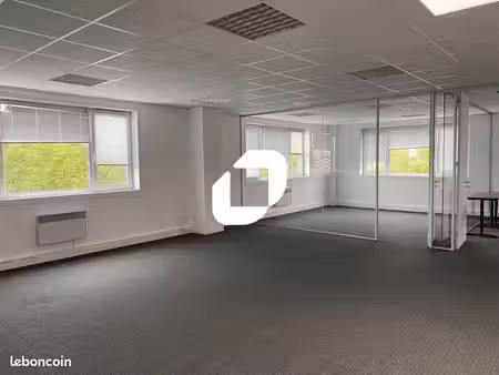 bureaux 3 202 m²