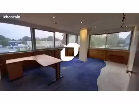 bureaux 600 m²