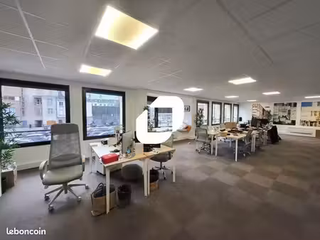 bureau 280 m²
