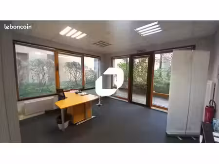 bureaux 170 m²