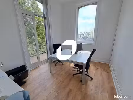 bureaux 367 m²
