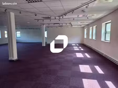 bureau 771 m²
