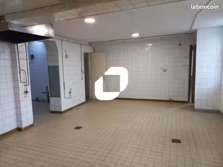 local commercial 320 m²