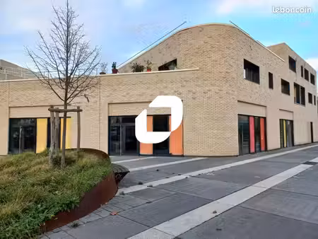 local commercial 800 m²