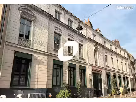 bureaux 651 m²