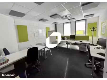 bureaux 700 m²