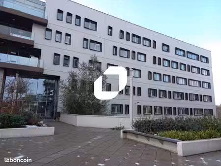 bureaux 849 m²