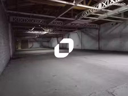 local industriel 790 m²