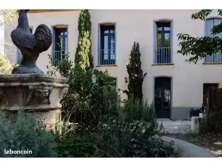 maison de 240m2 avec piscine et tennis en copropriété