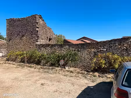 bâtiment en pierre à rénover entièrement - fort potentiel