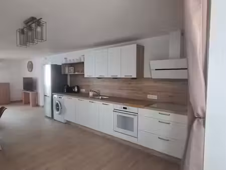 location appartement 70m² terrasse piscine clim parking