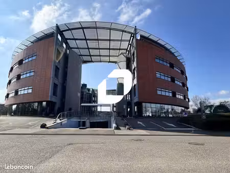 bureau 2 649 m²
