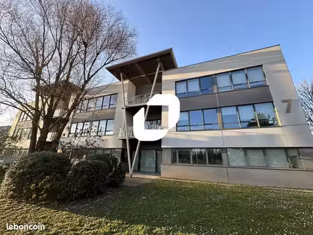 bureaux 865 m²