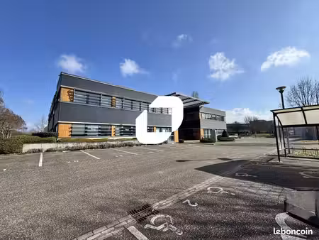 bureaux 918 m²