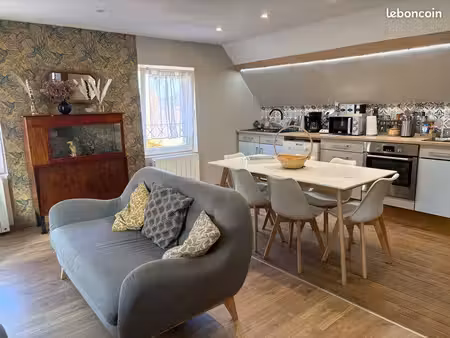 vends maison de village  avec trois appartements exploités en gîte