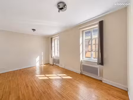 bureau 33 m²