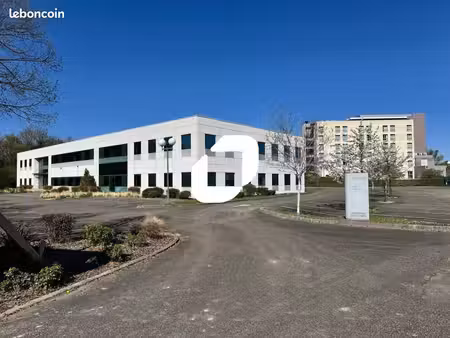 bureaux 2 201 m²