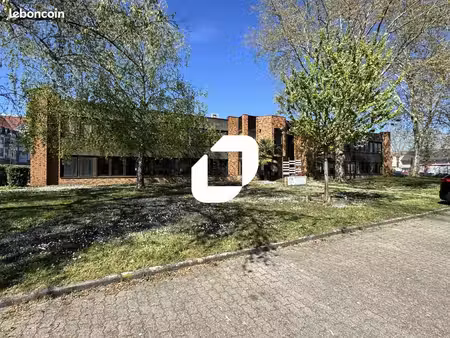 bureaux 1 020 m²
