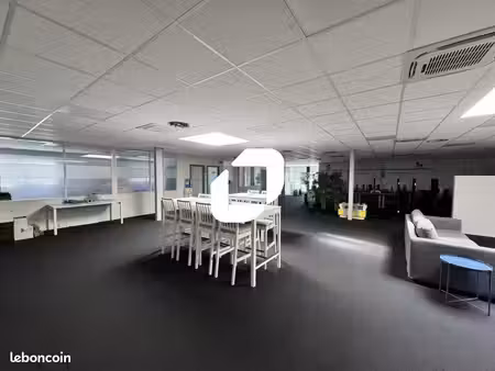 bureaux 385 m²