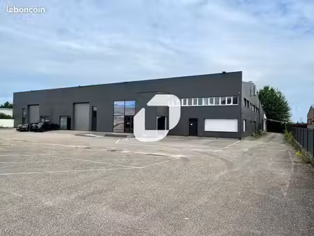 bureaux 93 m²