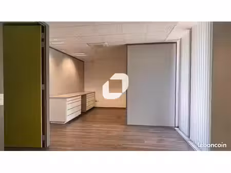 bureau 90 m²