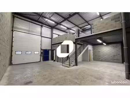 local d'activité 370 m²