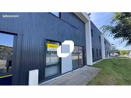 local d'activité 385 m²