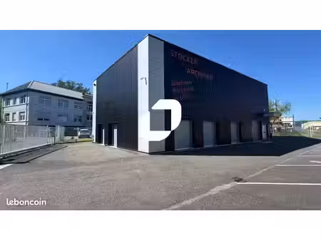 local d'activité 990 m²