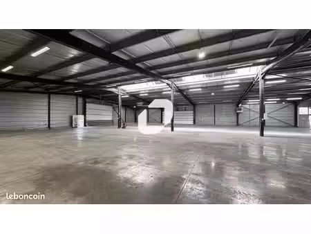 local d'activité 2 000 m²