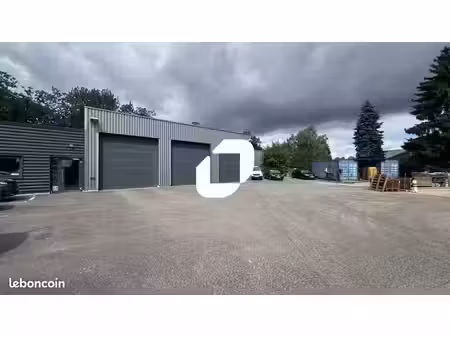 local d'activité 400 m²
