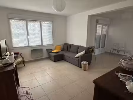 très bel appartement de 84 m2 refait à neuf