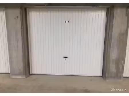 garage - box de 15m2 dans résidence sécurisée