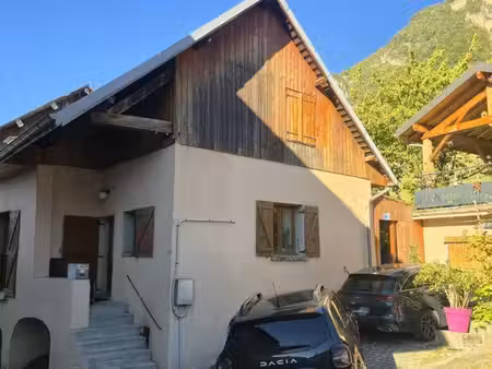 maison de village 80m² avec jardin  terrasse  garage et stationnements - saint-pierre-d'al