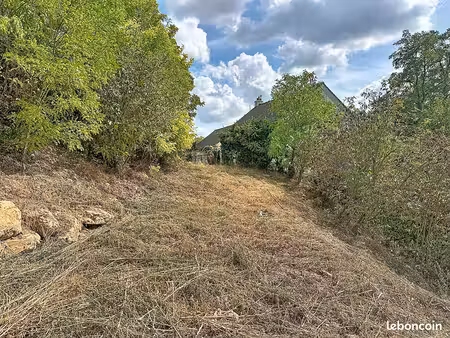 terrain 700 m² etrepilly