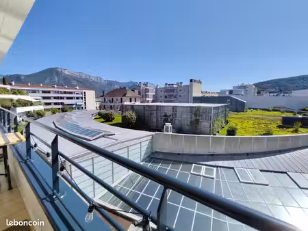 t5 familial rénové 91 m² au calme  terrasse et vue - hypercentre annecy  rue carnot