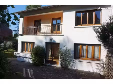 grande maison avec jardin à villennes-sur-seine