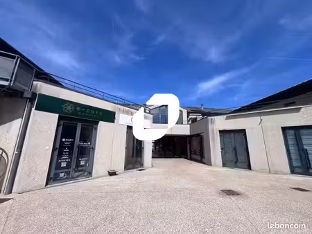 bureau 198 m²