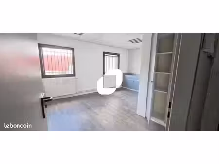 bureau 476 m²