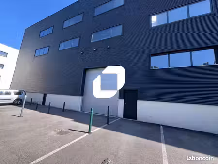 local d'activité 450 m²