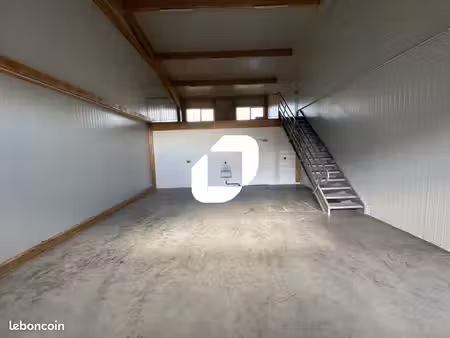 local d'activité 982 m²