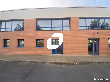local d'activité 1 181 m²