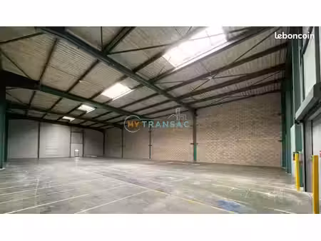 local d'activité 824 m²
