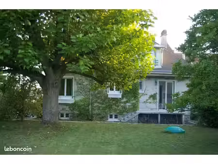 a louer  au calme à fontaine le port  pavillon 6 pièces 123 m2 + jardin 800 m2