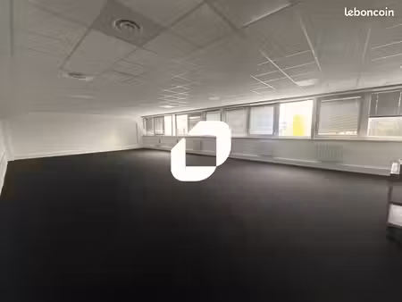 bureau 456 m²