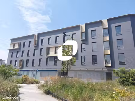 bureaux 181 m²