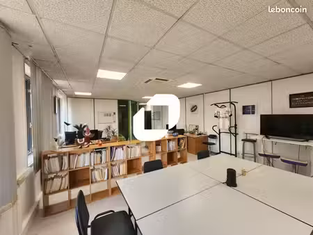 bureau 71 m²