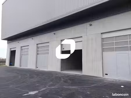 local d'activité 425 m²